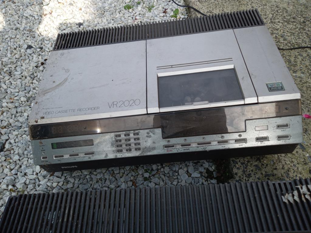 Enregistreur Videocassette  vintage (bien lire l'annonce), Enlèvement, Pièce
