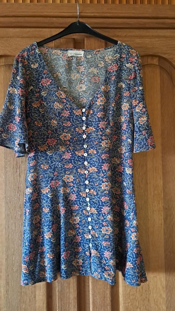 Mooie damesjurk maat S'Urban outfitters', Urban outfitters, Ophalen of Verzenden, Zo goed als nieuw, Knielengte