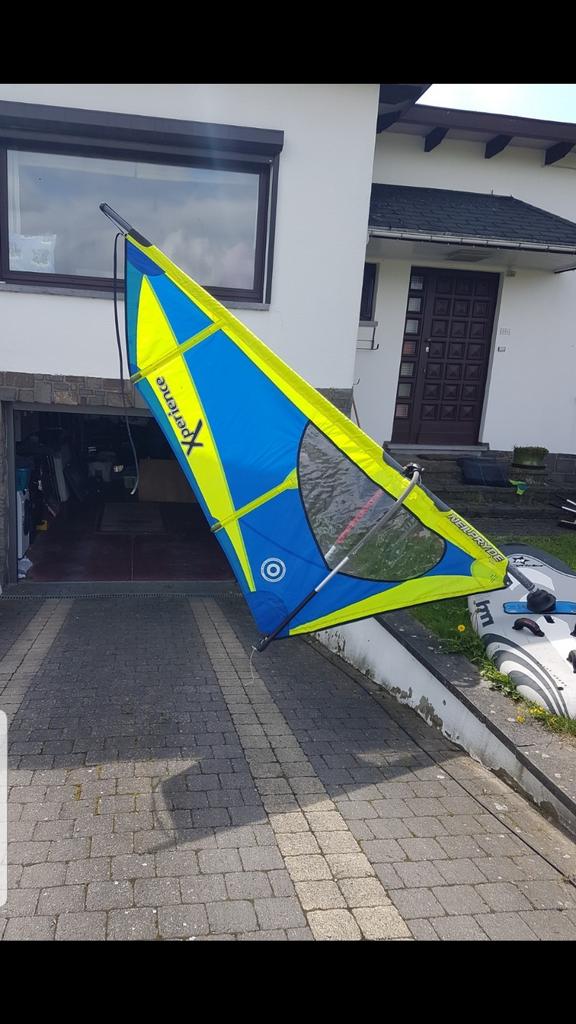 Praktisch systeem zodat het zeil niet in het water valt, Watersport en Boten, Windsurfen, Ophalen of Verzenden, Gebruikt, Zeil