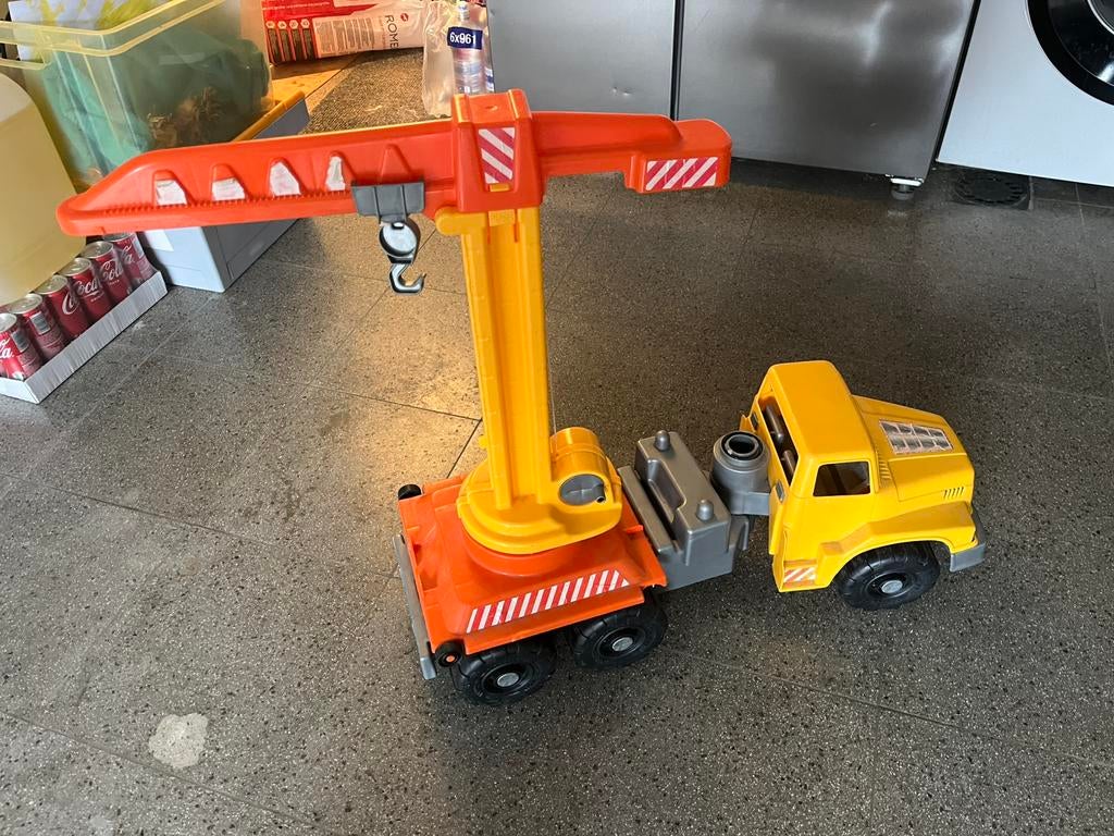 Grote camion met kraan, Ophalen, Zo goed als nieuw