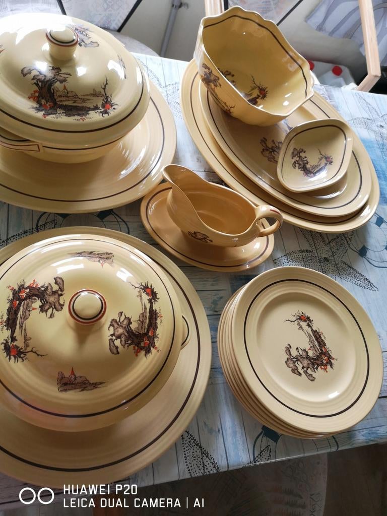 Vaisselle ancienne d'Amber Ware/England, Enlèvement