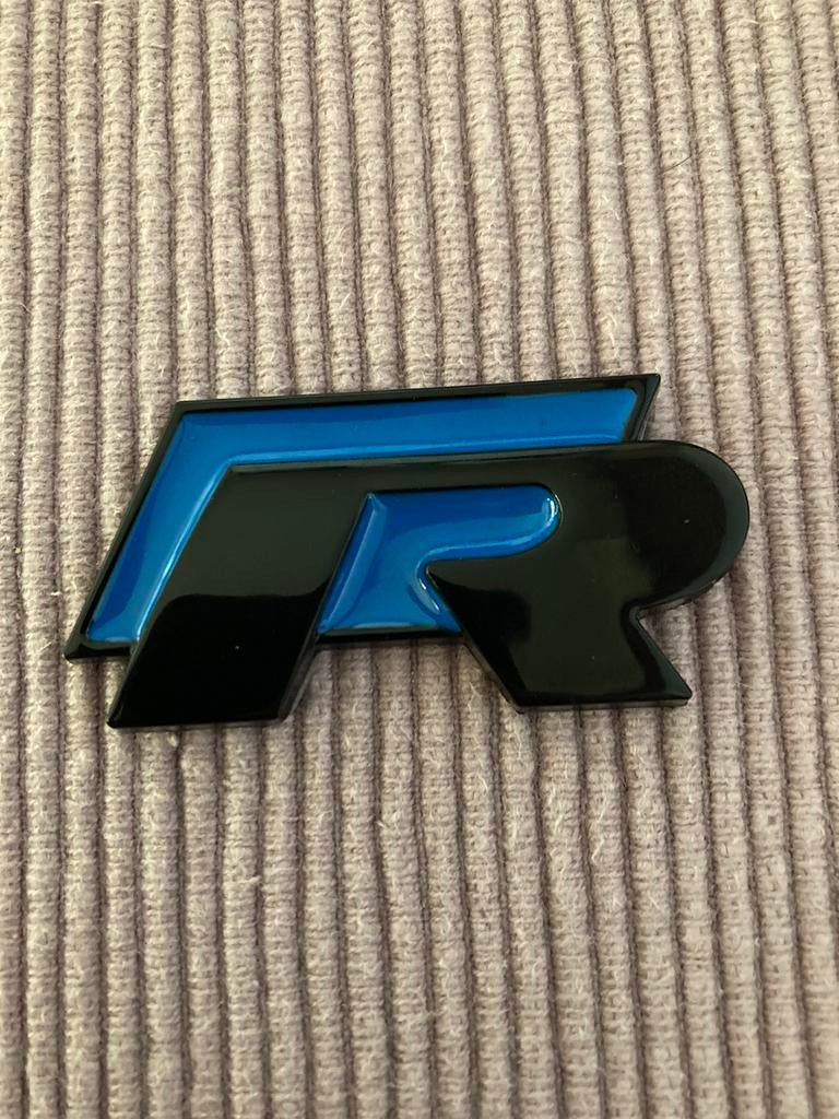 Golf R logo blauw met zwart voor op de koffer, Enlèvement ou Envoi, Neuf