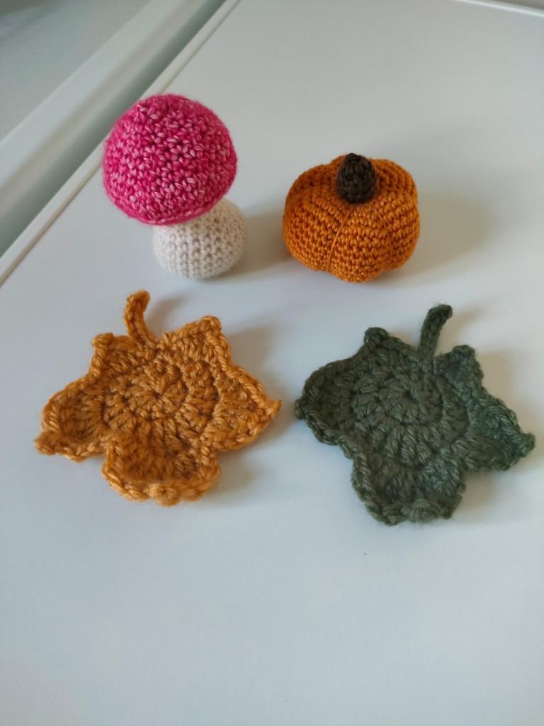 Herfsttafereel pompoen paddestoel herfstblaadjes, Ophalen of Verzenden, Nieuw, Haken