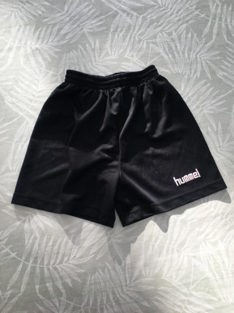 Zwarte short hummel 6-8 jaar, Garçon, Enlèvement ou Envoi, Hummel, Pantalon