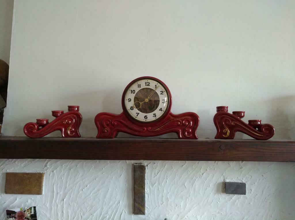Garniture de cheminée rubis liseré or en parfait état, Antiquités & Art, Antiquités | Horloges, Enlèvement ou Envoi