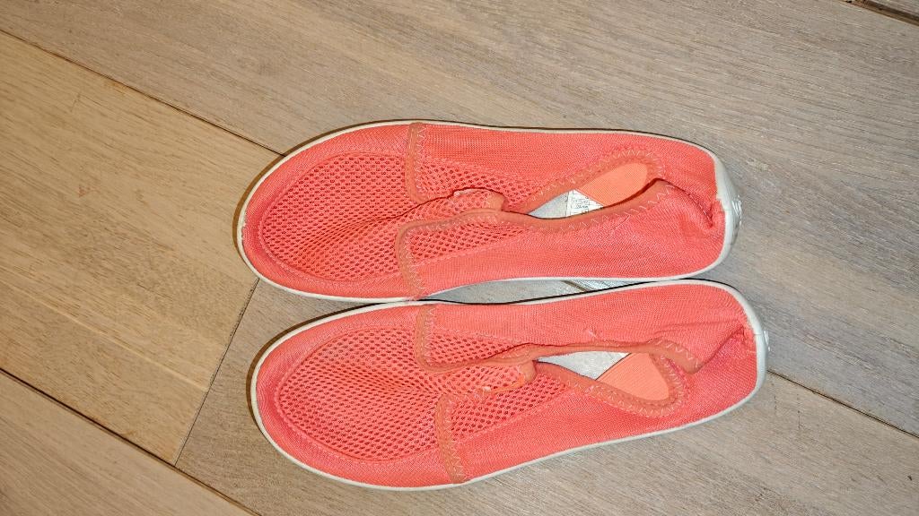 Chaussures d'eau Décathlon 36 - 37, Enfants & Bébés, Vêtements enfant | Chaussures & Chaussettes, Garçon ou Fille, Decathlon, Comme neuf