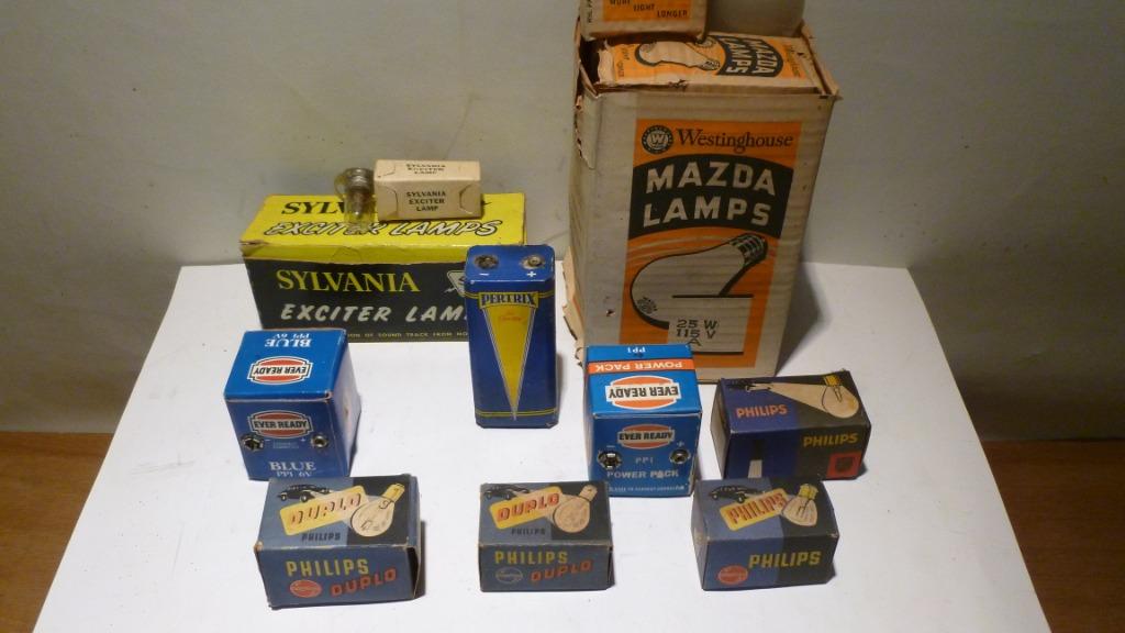Lot oude vintage lampen en batterijen,originele verpakkingen, Enlèvement ou Envoi, Utilisé, Ustensile