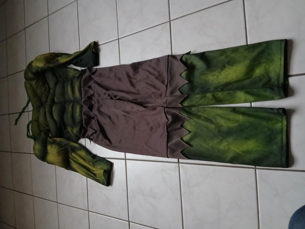 Verkleedkledij, Ophalen, Zo goed als nieuw