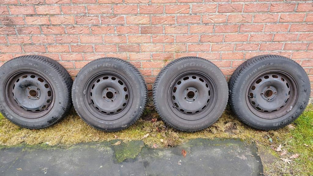 Banden citroen Berlingo van 2010j tot 2019 205/65 R15, Auto-onderdelen, Banden en Velgen, Ophalen, Band(en)