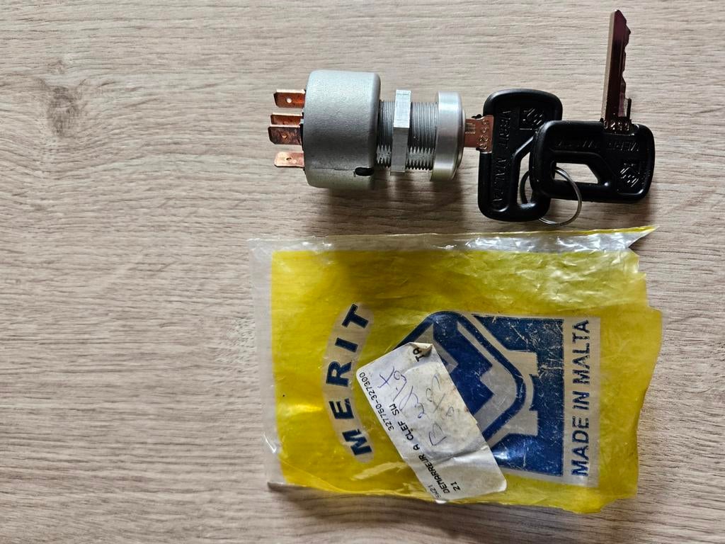 Démarreur tracteur neuf avec 2 clefs, Enlèvement ou Envoi, Neuf