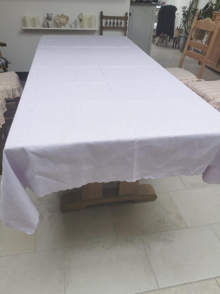 Très jolie nappe lilas, Enlèvement ou Envoi, Comme neuf