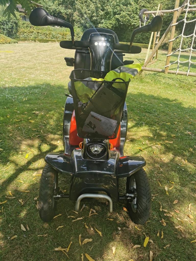 Scootmobiel mezzo 4 Life&mobility bijna nieuw info0488826971, Diversen, Rolstoelen, Zo goed als nieuw, Elektrische rolstoel, Inklapbaar