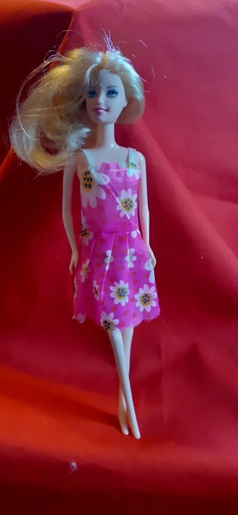 Poupée robe rose, Ophalen of Verzenden, Gebruikt, Barbie