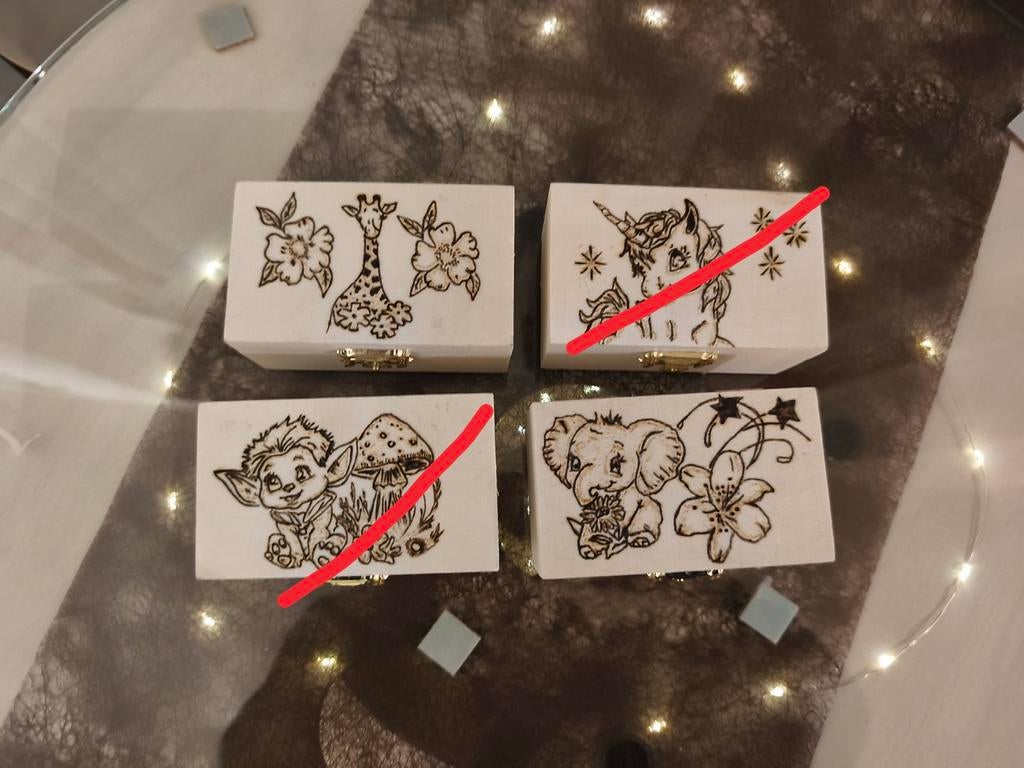 Petit coffret / boîte a bijoux enfants, Ophalen, Zo goed als nieuw
