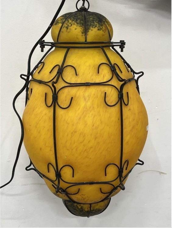 Lanterne en pâte de verre et fer forgé, Antiquités & Art, Antiquités | Éclairage, Enlèvement