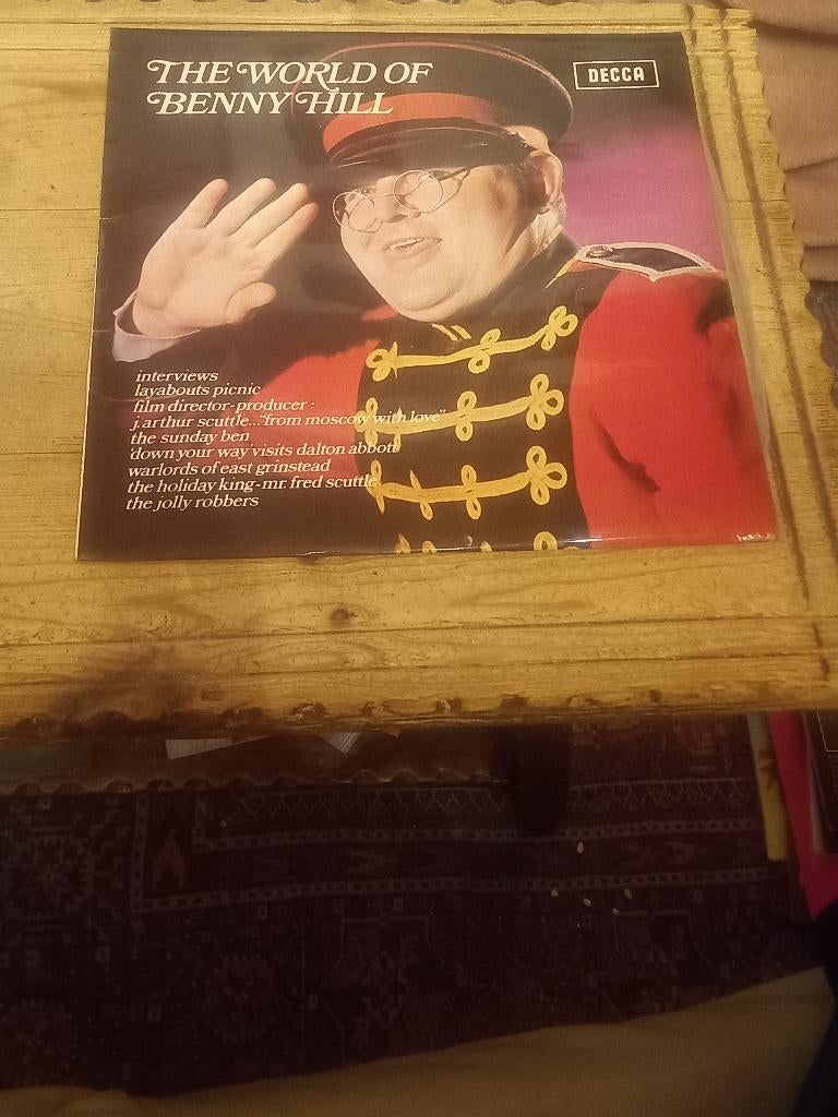 Lp van Benny Hill, Cd's en Dvd's, Ophalen of Verzenden, Gebruikt, Overige formaten