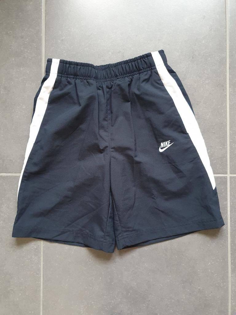 nieuwe korte broek - Nike - maat 140-152, Garçon, Enlèvement, Nike, Pantalon
