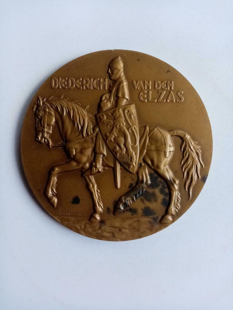 Ernstige vergulde bronzen medaille door J.Fonteyne (1947), Ophalen of Verzenden, Brons