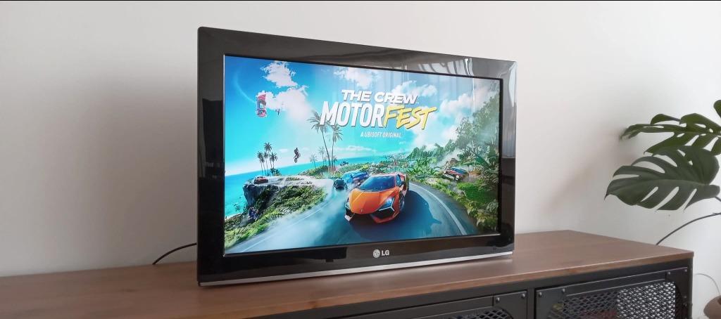 TV LG + Support Mural 66 cm (26"), TV, Hi-fi & Vidéo, Support de télévision, Comme neuf, Enlèvement