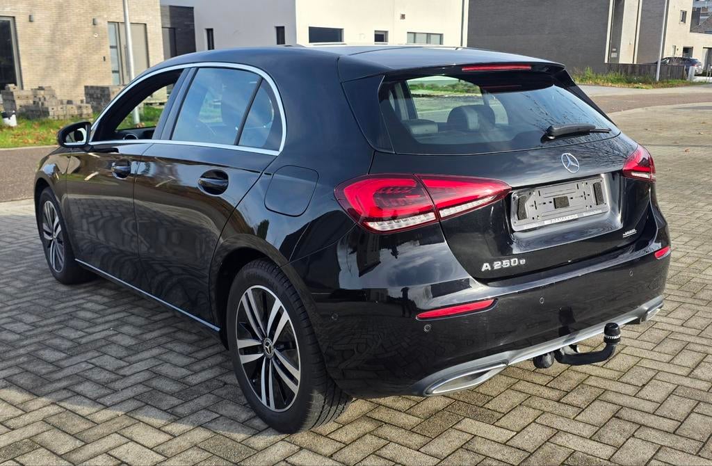 Mercedes A250 Hybride Model 2021j, Auto's, Mercedes-Benz, Automaat, Zwart, Bedrijf, 5 deurs