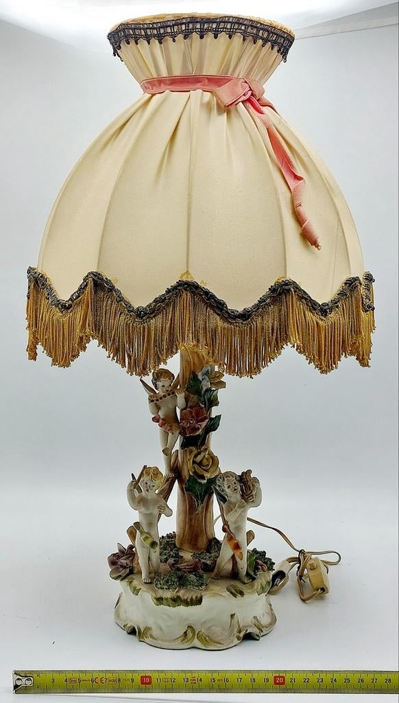 Lampe de table avec angelots, Enlèvement, Utilisé