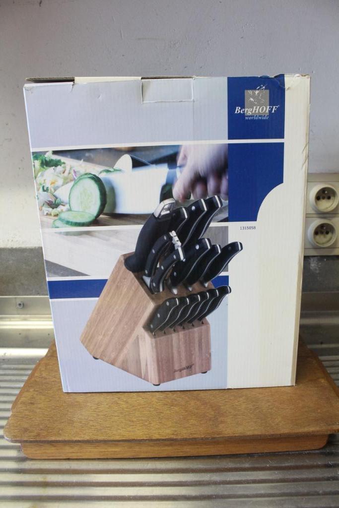 Bloc à couteaux Berghoff 15 pièces Nouveau, Enlèvement ou Envoi, Neuf, Ensemble de couverts