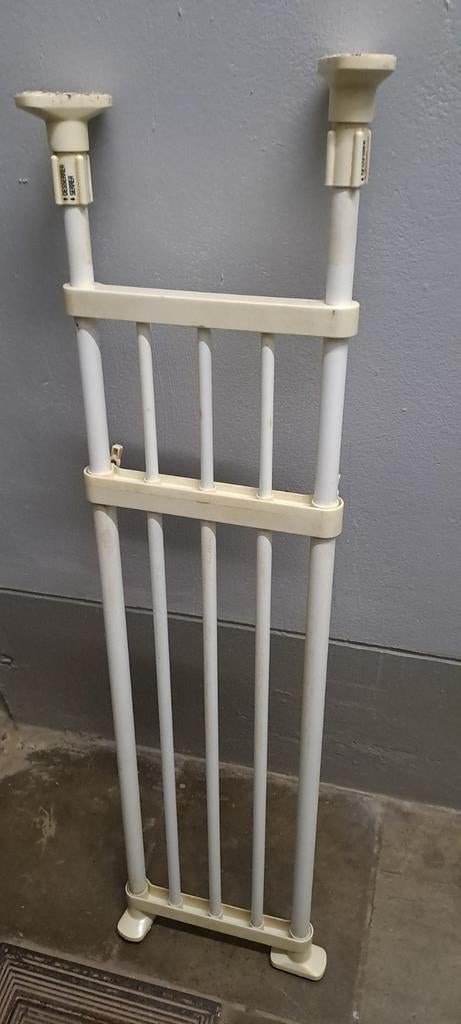 Étagère a serrer au mur très pratique ↙️, Maison & Meubles, Enlèvement, Utilisé