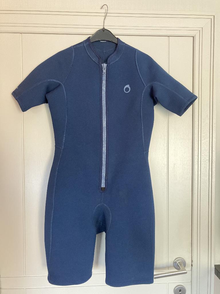 Mooi duikpak shorty 2 mm dikte. Smal. Perfecte staat, Watersport en Boten, Duiken, Ophalen of Verzenden, Zo goed als nieuw, Duikpak