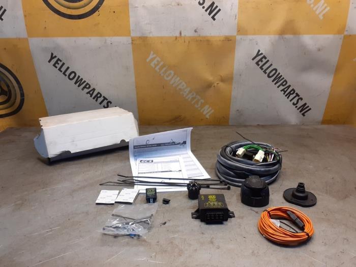 Kit câble crochet de traction d'un Suzuki Baleno, Utilisé, -, Suzuki, -