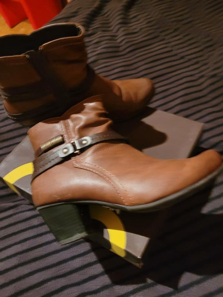 Boots femme marron pointure 40 état neuf, Enlèvement ou Envoi, Comme neuf, Brun, Boots et Botinnes