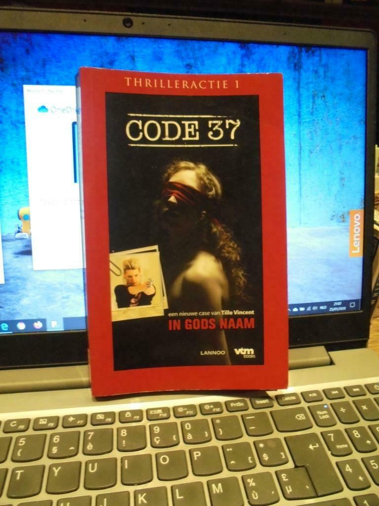code 37, Boeken, Ophalen of Verzenden, Gelezen
