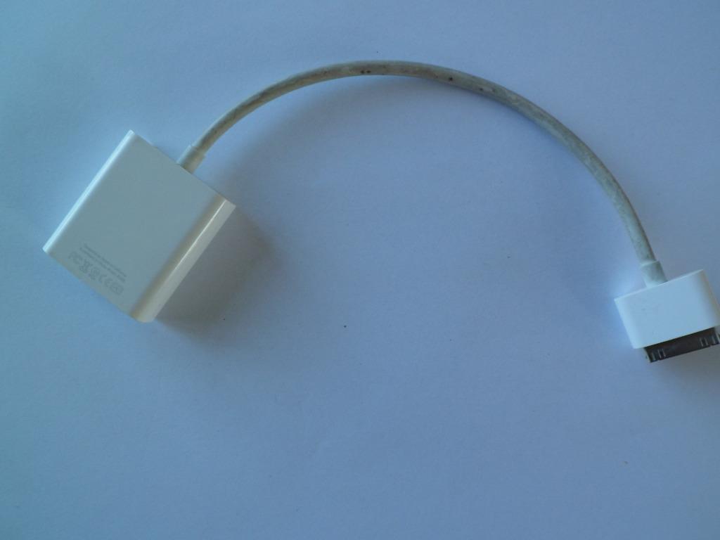 Apple 30-pin naar VGA Adapter Model A1368 (X16 ref.), Ophalen, Zo goed als nieuw