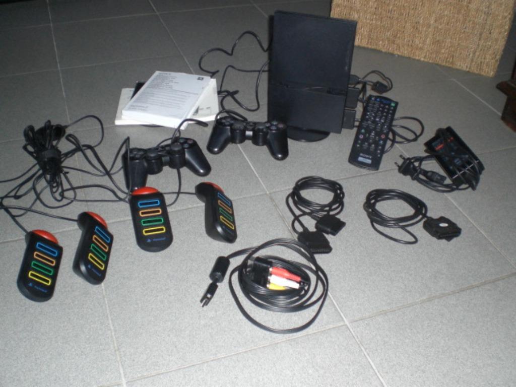 Ps2 de kleine editie met controllers en 6 spelletjes, Zwart, Met 2 controllers, Ophalen of Verzenden, Slim