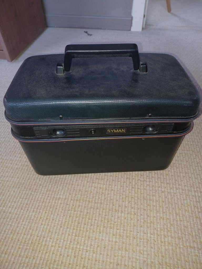 Syman beauty case, Enlèvement