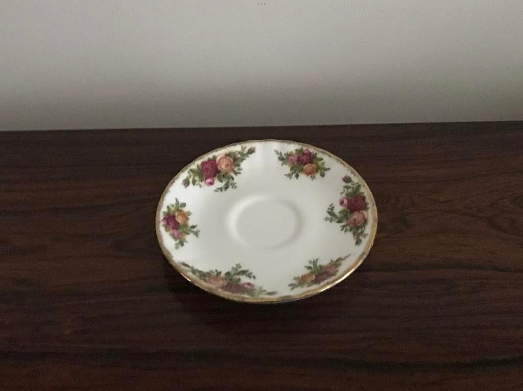 Royal Albert Old country roses bordje schoteltje, Antiek en Kunst, Antiek | Servies los, Ophalen of Verzenden