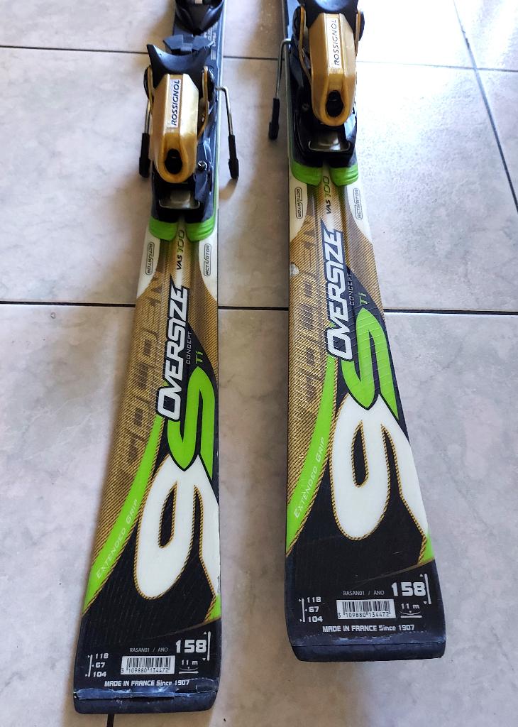 Rossignol Oversize Concept T1 ski + skistokken, Sport en Fitness, Skiën en Langlaufen, Ophalen, 140 tot 160 cm, Rossignol, Zo goed als nieuw