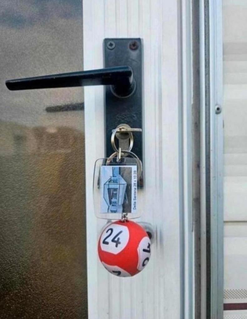 Stacaravan in snelverkoop 7.950€ 🚚 inclusief !!!