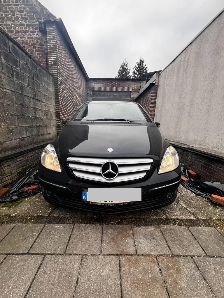 Mercedes 1.7 benzine, Auto's, Voorwielaandrijving, Zwart, Leder en Stof, Zwart