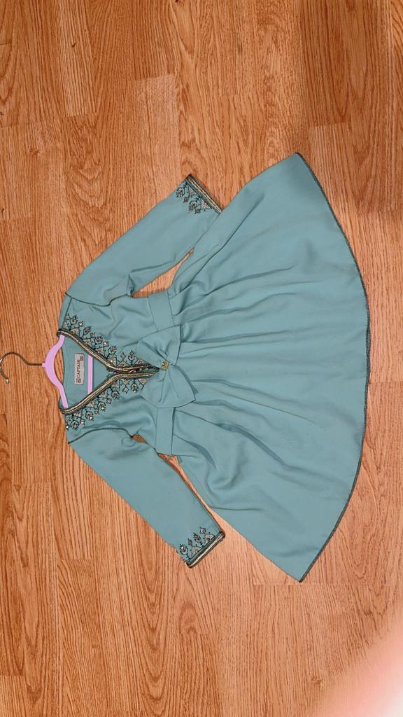 Caftan pour filles, Enlèvement, Comme neuf