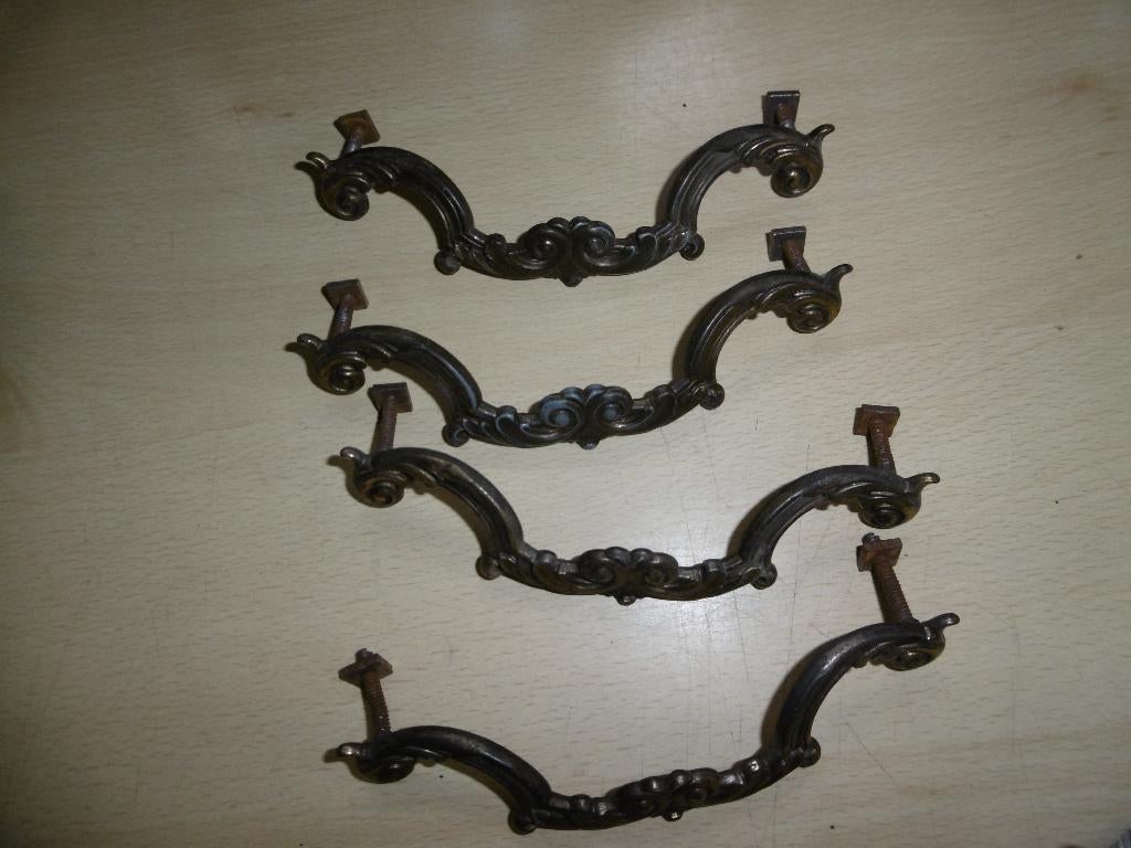 antiek trekkertjes voor lades brons, 4 stuks, Antiek en Kunst, Curiosa en Brocante, Ophalen of Verzenden