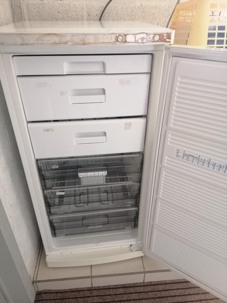 Congélateur, Congélateur, 120 à 140 cm, Enlèvement, Utilisé
