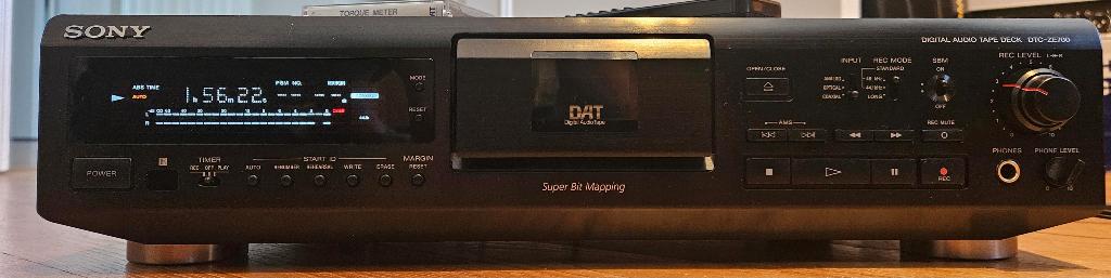 Sony DAT DTC-ZE700: onderhouden, 100% functioneel + AB, Ophalen of Verzenden