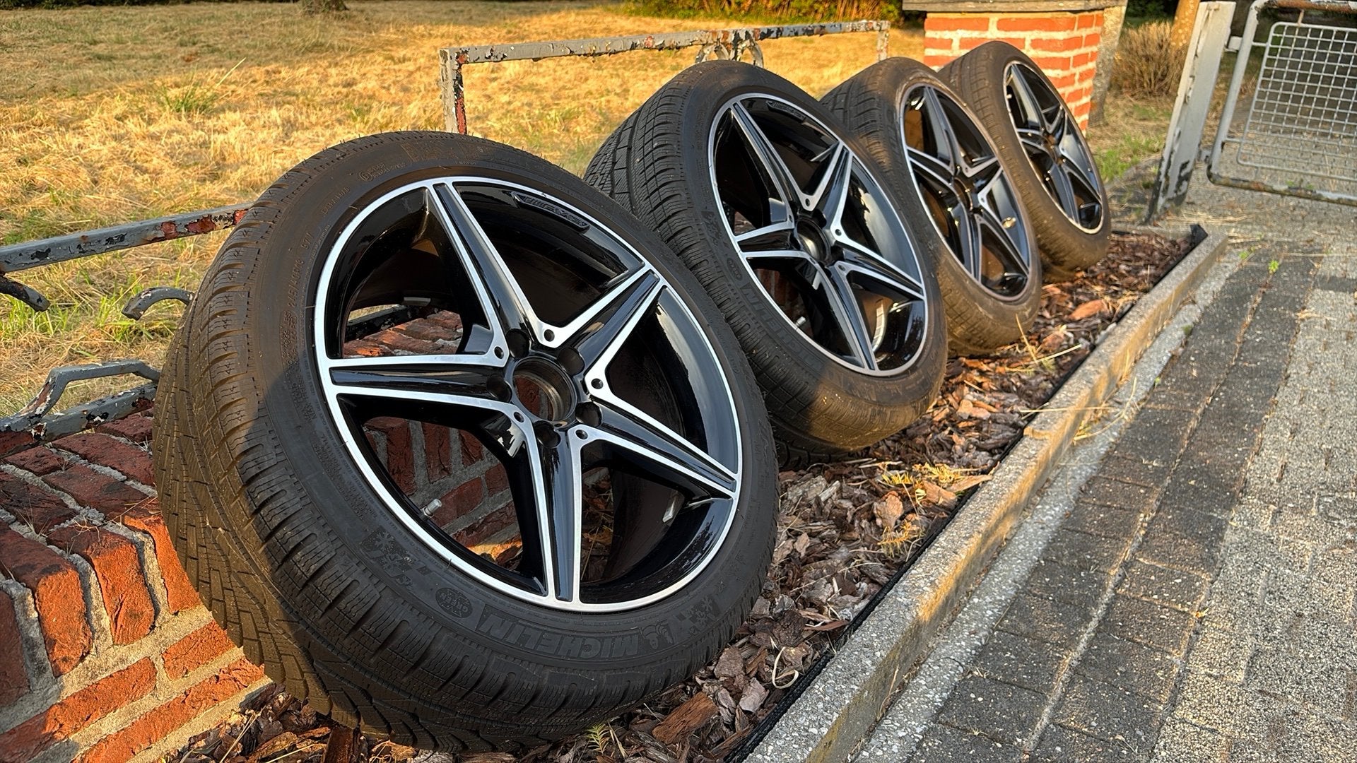 18inch originele AMG velgen + winterbanden Mercedes C klasse, Auto-onderdelen, Banden en Velgen, Ophalen, 18 inch, Velg(en), Winterbanden
