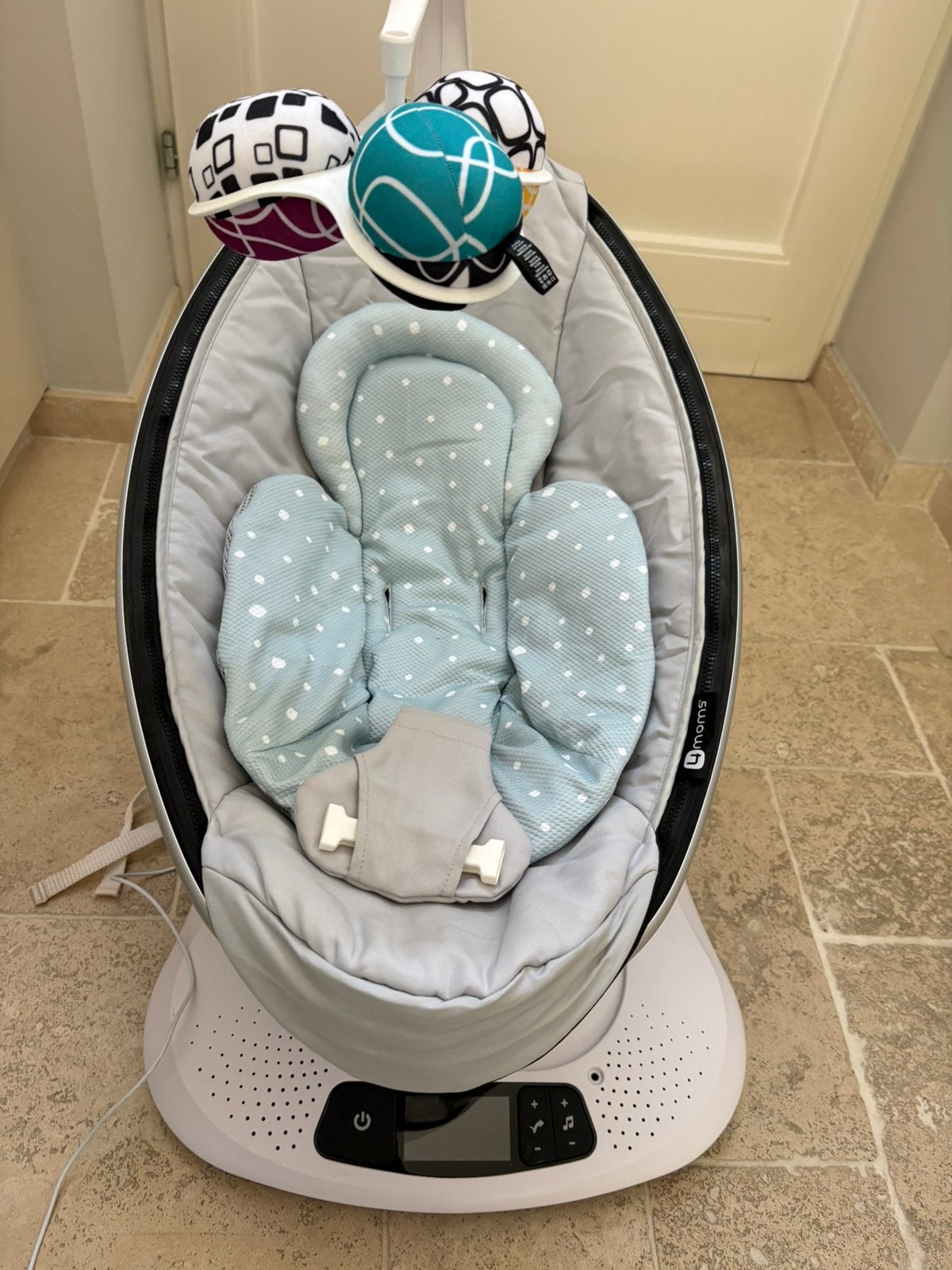 Mamaroo 4, Enlèvement, Comme neuf