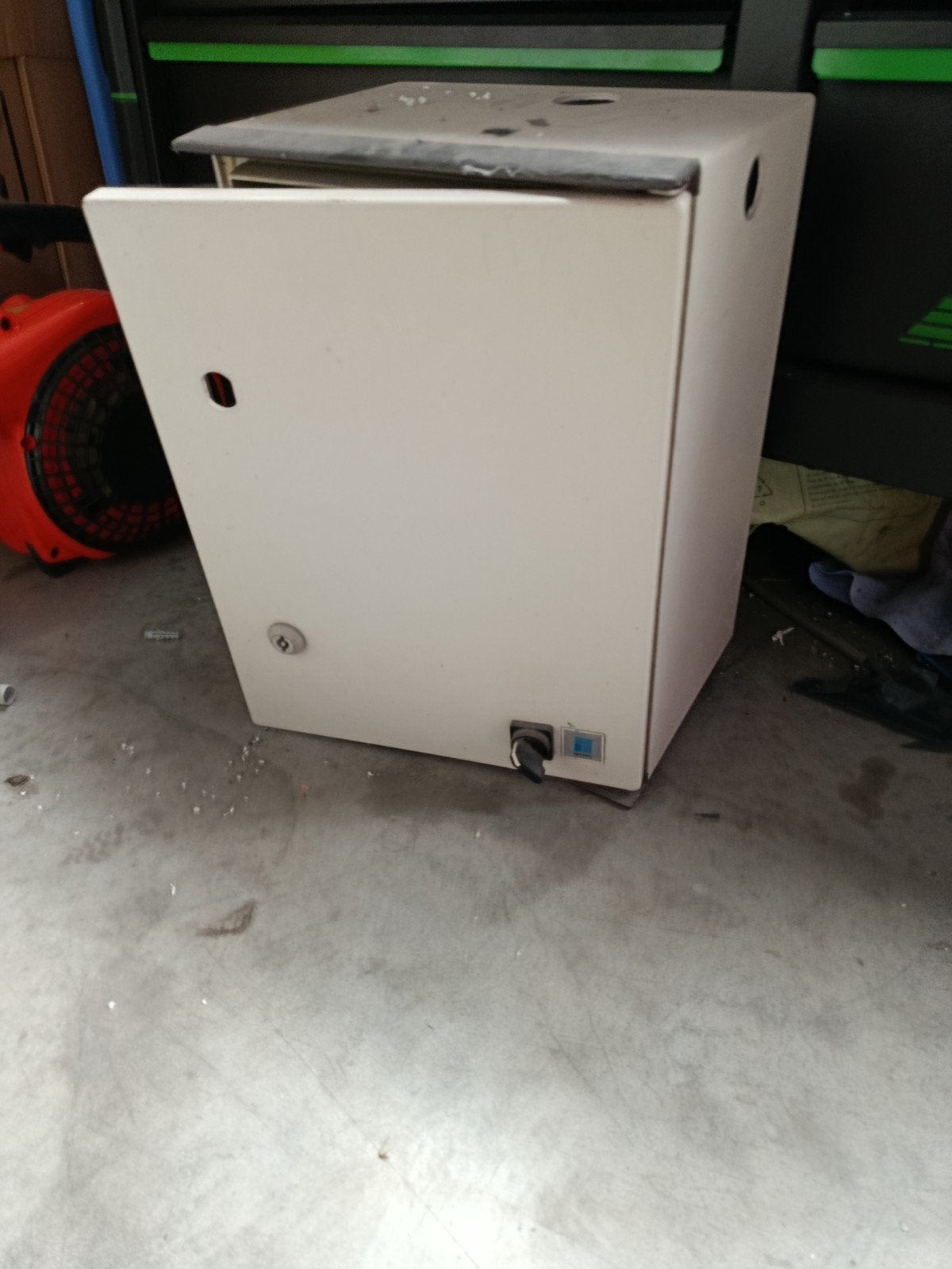 rittal electriciteitskast moet deze week weg, Ophalen