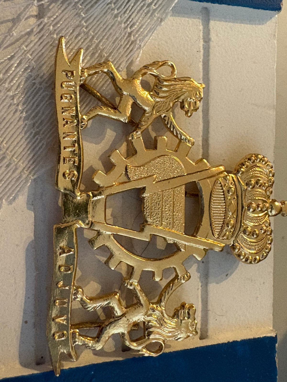 baretembleem belgisch leger, Verzamelen, Militaria | Algemeen, Ophalen of Verzenden, Embleem of Badge