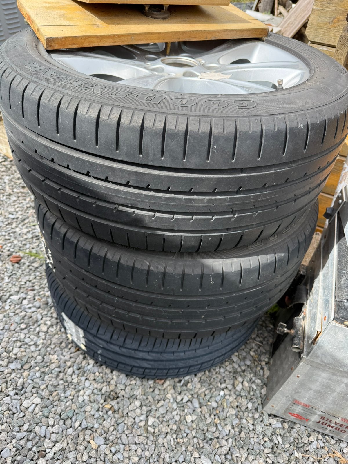 4 pneus Run Flat sur jante de 17 pouces, Autos : Pièces & Accessoires, Pneus & Jantes, Pneus et Jantes, Véhicule de tourisme, Pneus été