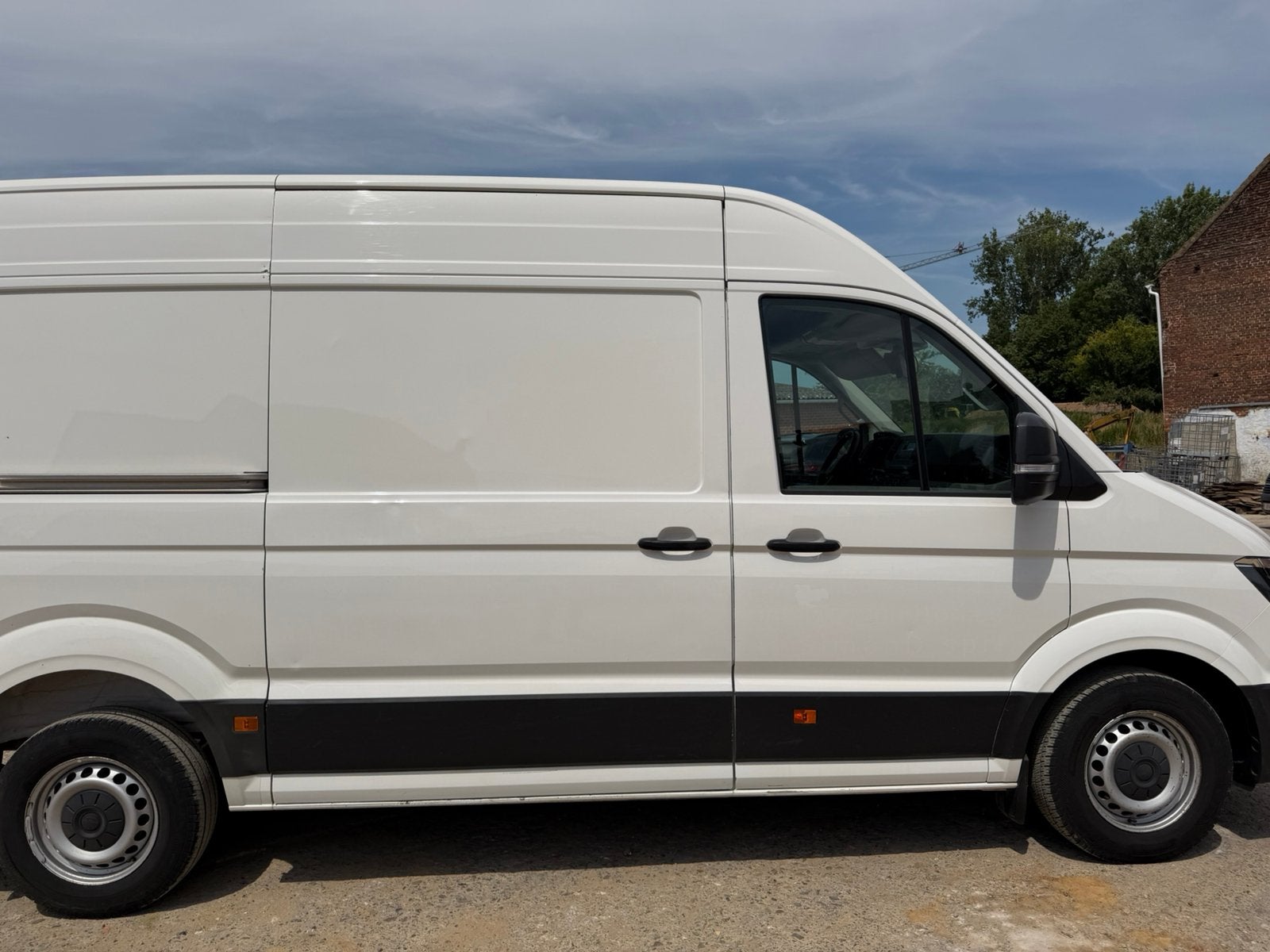 Volkswagen Crafter 2.0 TDI 170 DSG – 2018 – 143 965 km, Auto's, 4 deurs, Stof, Zwart, Volkswagen