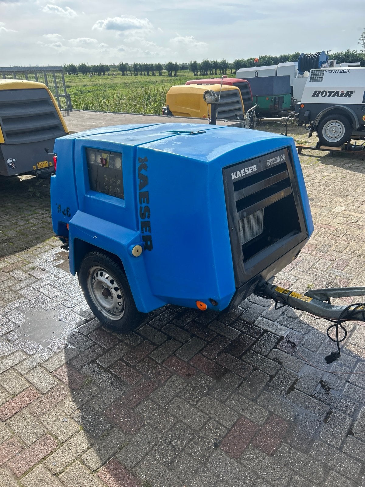 Kaeser m26  mobiele compressor diesel compressor, Articles professionnels, Machines & Construction | Pompes & Compresseurs, Enlèvement
