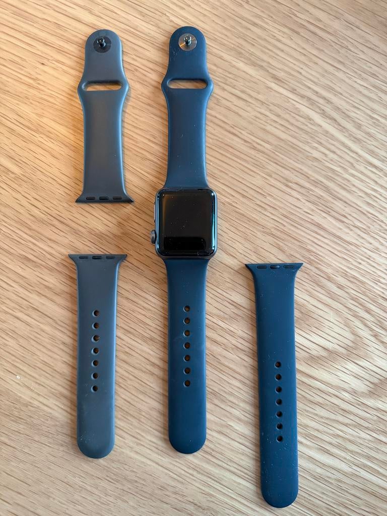 Apple watch series 3, 38mm, Handtassen en Accessoires, Smartwatches, Ophalen, Gebruikt, IOS, Waterdicht